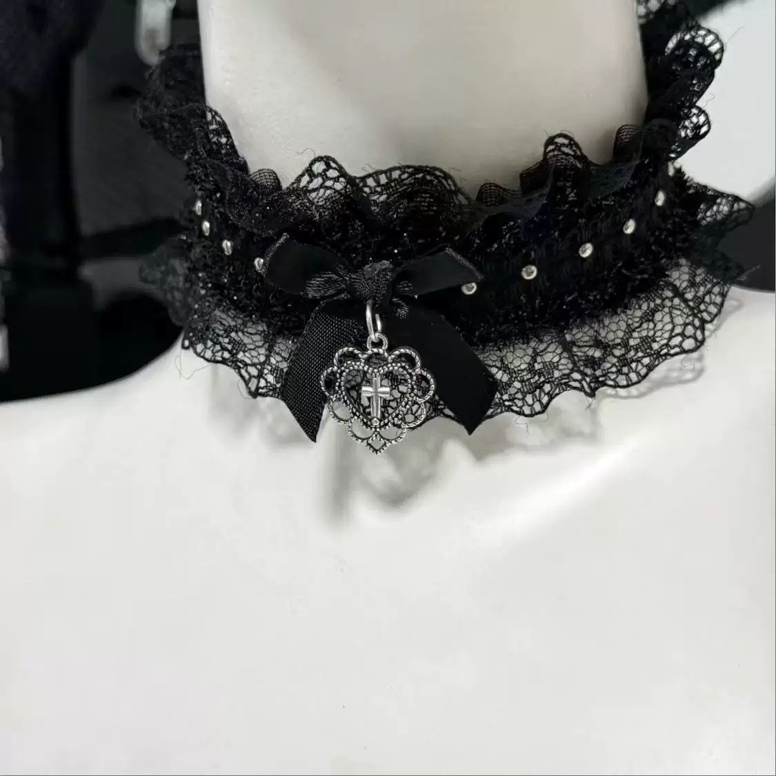 Goth Black Lace Choker with Bo - Magnetic Clasp Cosplay recension och pris